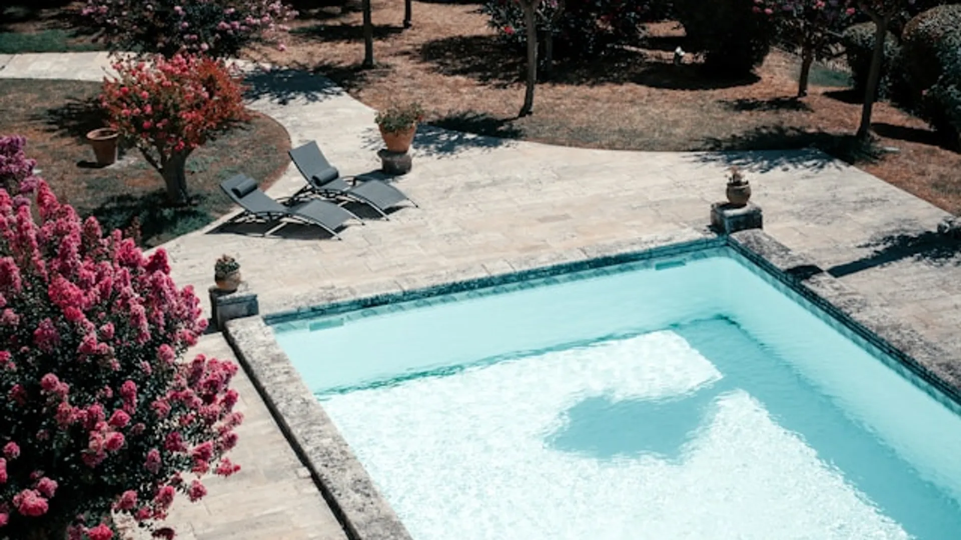 Pool utomhus kräver sällan bygglov